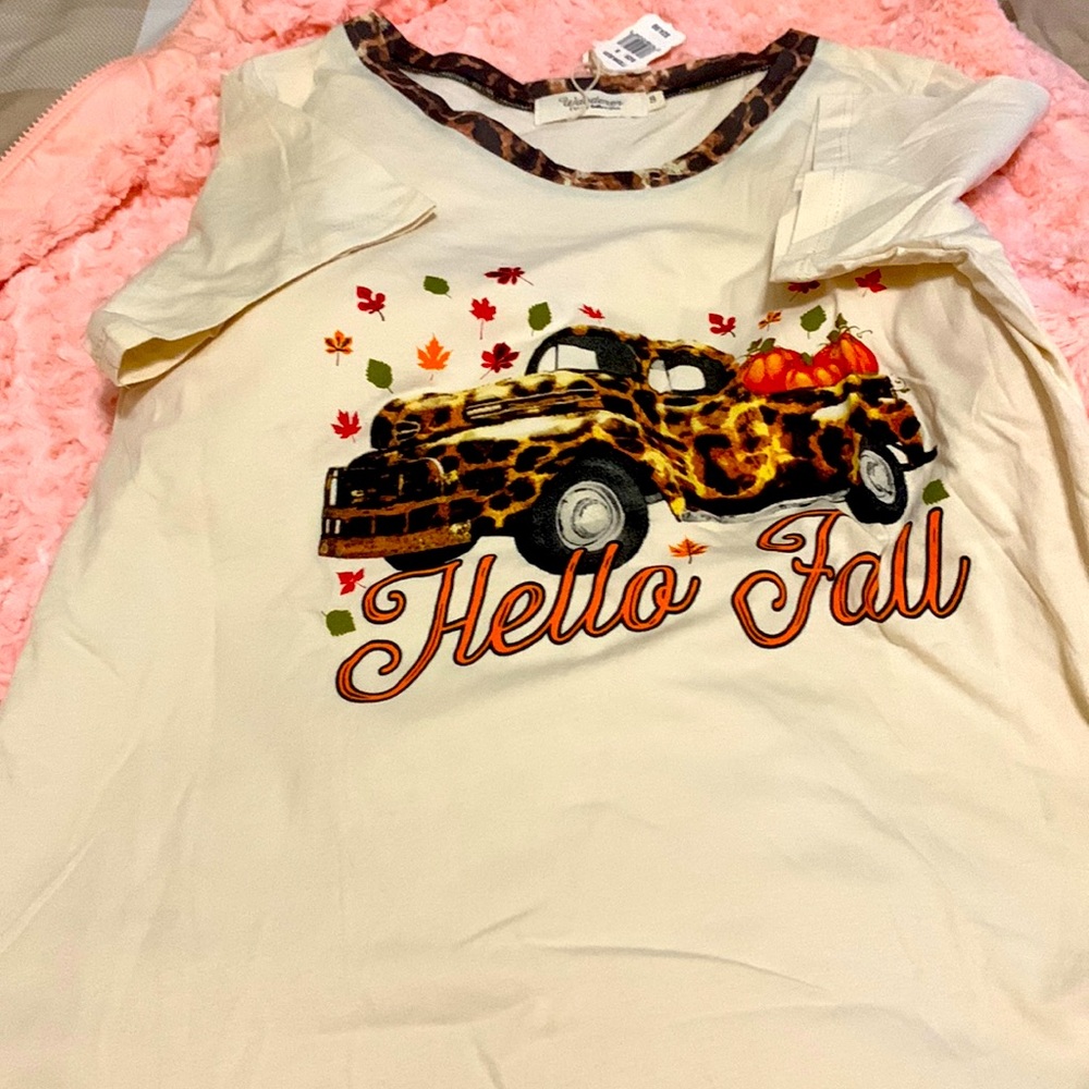 Southern Grace top size small 60% cotton 35% polyester 5% spandex